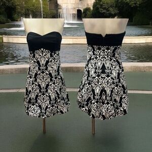 White Black,Woman,Dress,Black-White,Sz 6,Sweetheart neckline,Sleeveless,Zip.!